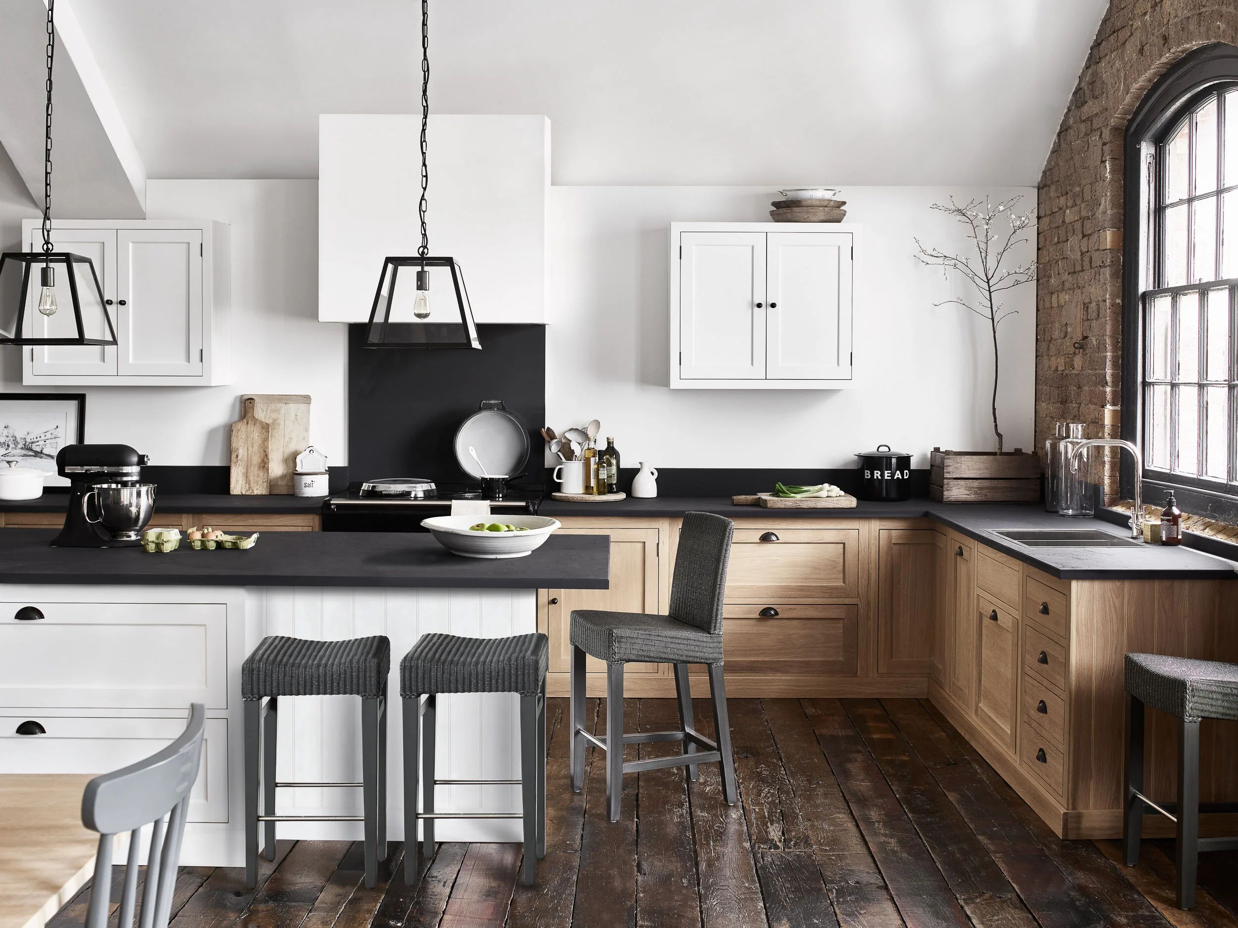 HENLEY_KITCHEN_039 1_RT.jpg
